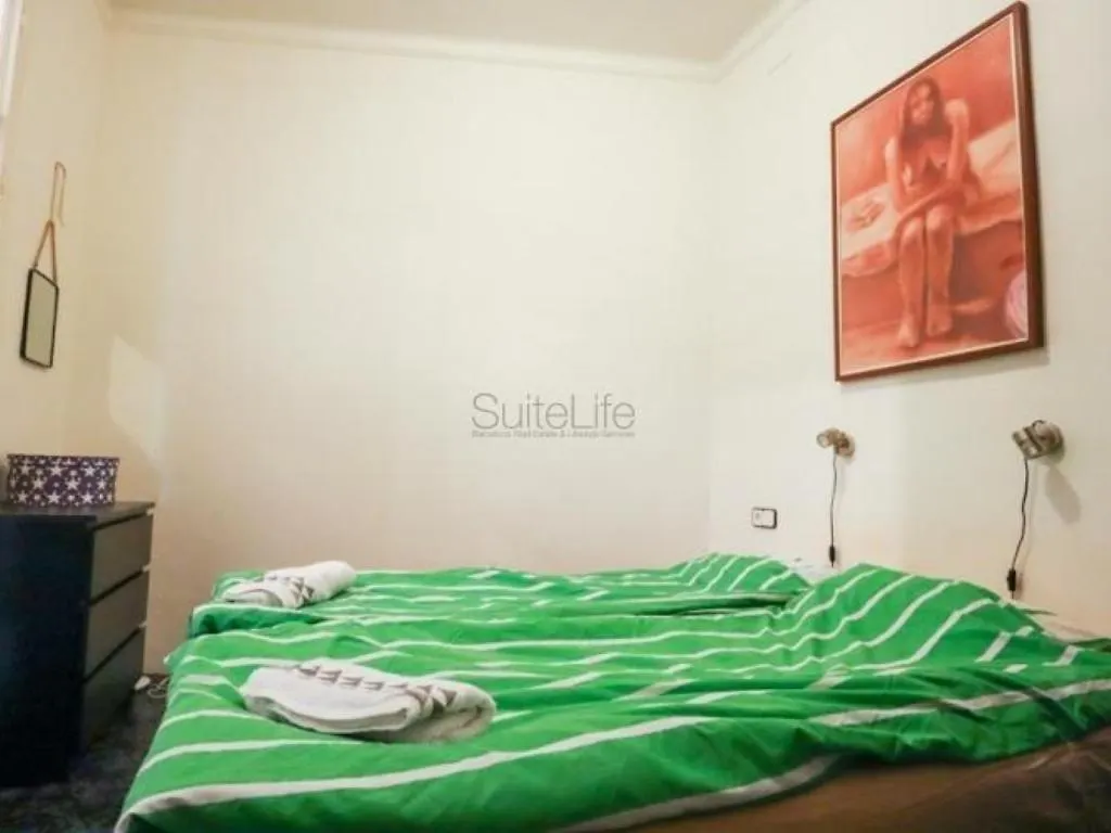 Spacious Aptmt Close To Pl Universidad And Pl Catalunya, 2,5 Bedrooms, Balcony, Heating, Elevator Min 31 Nights Barselona