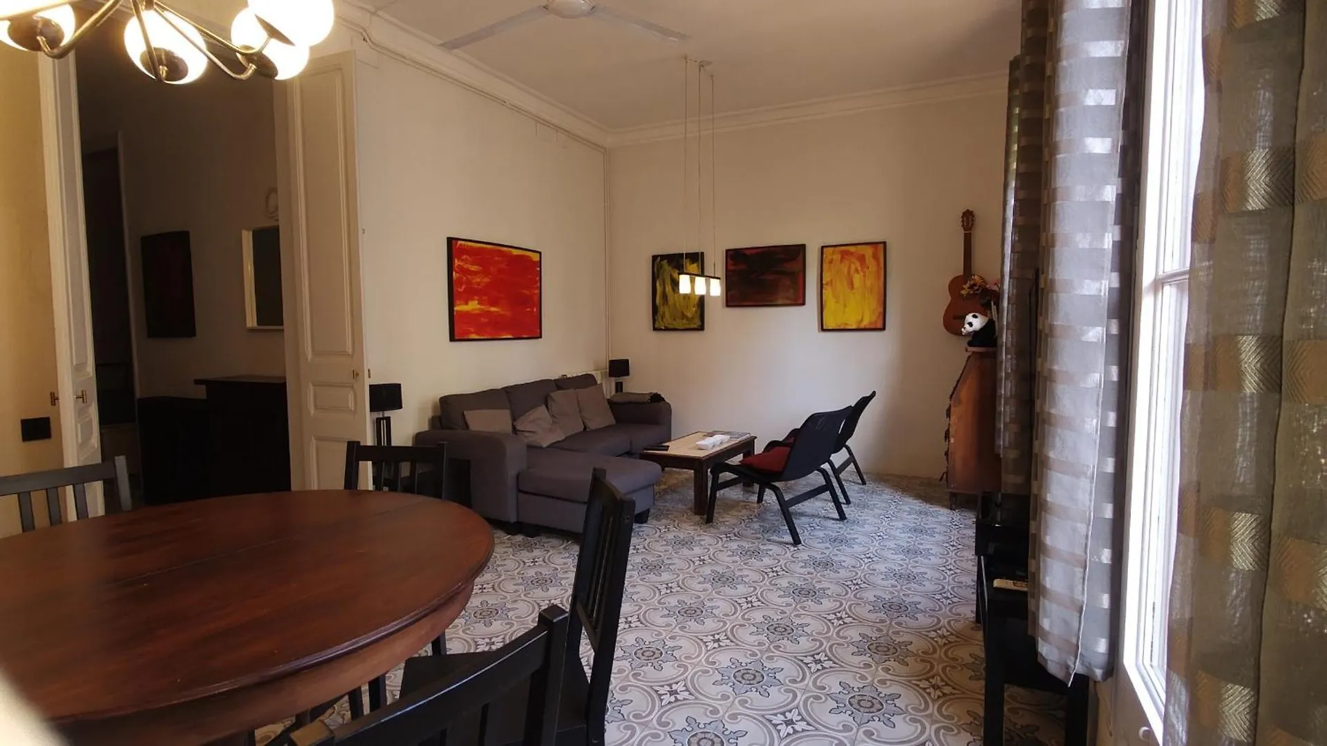 Daire Spacious Aptmt Close To Pl Universidad And Pl Catalunya, 2,5 Bedrooms, Balcony, Heating, Elevator Min 31 Nights Barselona