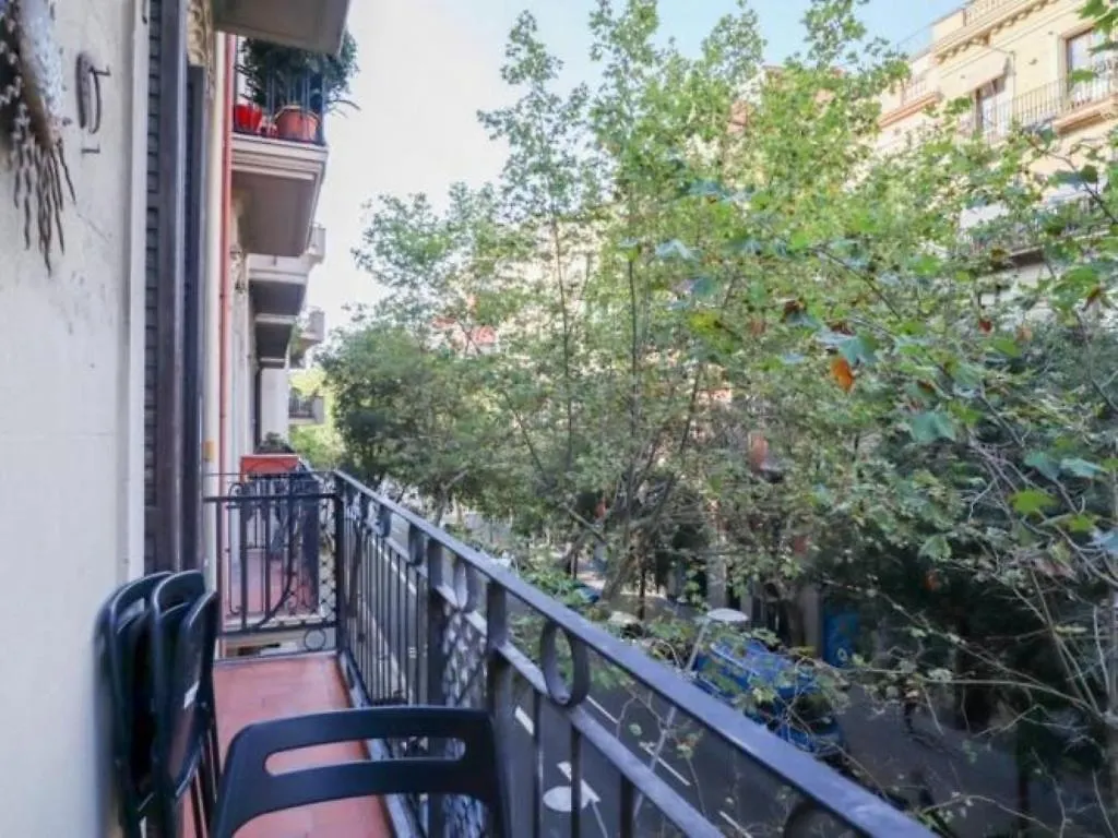 Spacious Aptmt Close To Pl Universidad And Pl Catalunya, 2,5 Bedrooms, Balcony, Heating, Elevator Min 31 Nights Barselona 0*,  İspanya